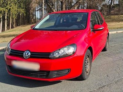 Gebraucht VW Golf VI 80 PS (58 kW) 2009 Rot Kleinwagen