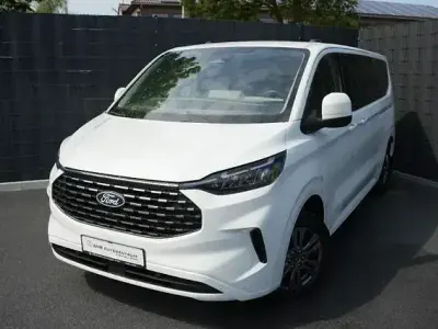 Usado Ford Tourneo Custom Trend 136 HP (100 kW) 2025 Andere Van