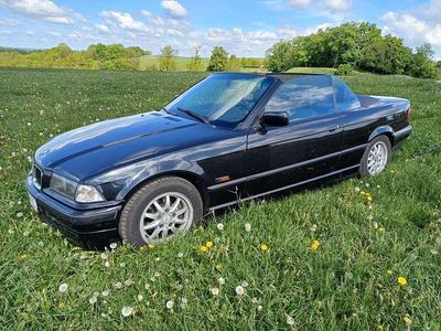 Gebraucht BMW 318 Cabriolet Basis 116 PS (85 kW) 1996 Schwarz Cabrio