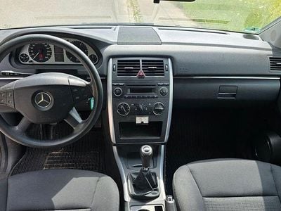 Mercedes B180