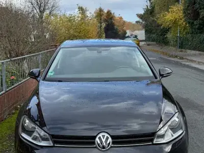 Używany VW Golf VII LOUNGE 110 KM (80 kW) 2015 Czarny Sedan/Limuzyna