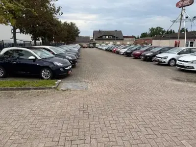 Gebraucht Toyota Yaris Basis 69 PS (50 kW) 2014 Rot Kleinwagen