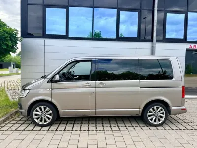 Gebraucht VW Multivan Highline 204 PS (150 kW) 2018 Beige Van / Kleinbus