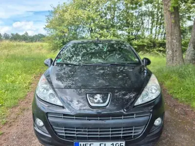Gebraucht Peugeot 207 CC Roland Garros 111 PS (81 kW) 2013 Schwarz Cabrio