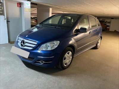 Blau Gebraucht 2010 Mercedes B180 Van / Kleinbus | 4.890 € (Guter Preis)