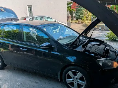 Gebraucht VW Golf VI 105 PS (77 kW) 2011 Schwarz Kleinwagen