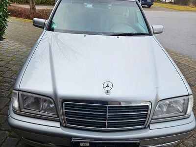 Gebraucht Mercedes 240 170 PS (125 kW) 1998 Silber Limousine