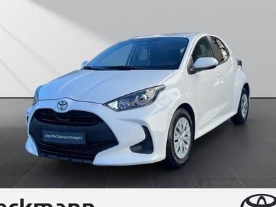 Gebraucht Toyota Yaris Hybrid Business Edition 116 PS (85 kW) 2024 Pure) white ii (weiss Kleinwagen