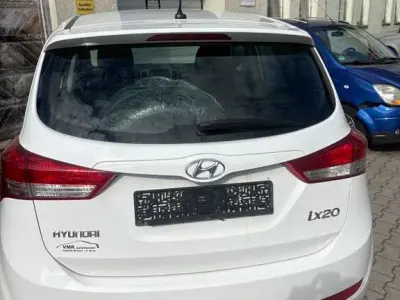 Gebraucht Hyundai ix20 125 PS (91 kW) 2013 Weiß Kleinwagen