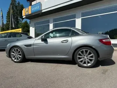 Gebraucht Mercedes SLK200 184 PS (135 kW) 2014 Palladiumsilber (metallic) Cabrio