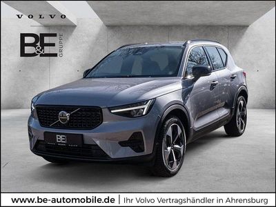 Neu Volvo XC40 Plus 163 PS (119 kW) 2026 Silber SUV