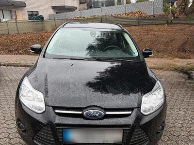 Gebraucht Ford Focus Trend 125 PS (91 kW) 2014 Schwarz Kombi