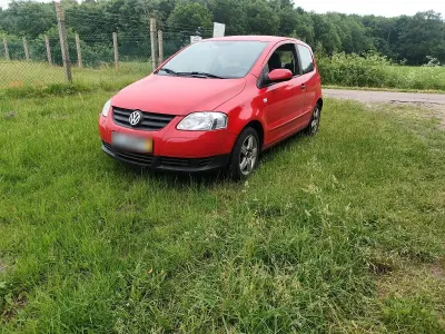 Gebraucht VW Fox 75 PS (55 kW) 2010 Rot Kleinwagen