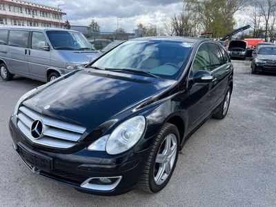 Mercedes R500