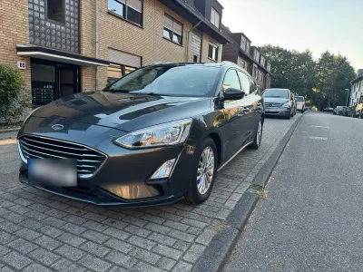 Gebraucht Ford Focus 120 PS (88 kW) 2019 Grau Kombi