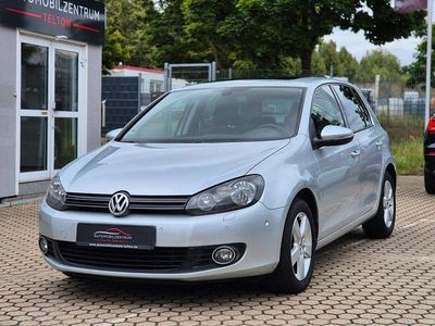 Gebraucht VW Golf VI Team 105 PS (77 kW) 2010 Silber Kleinwagen