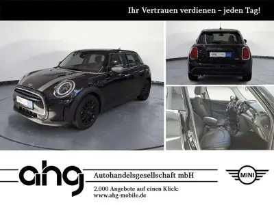 Gebraucht Mini ONE Essential 102 PS (75 kW) 2022 Midnight black metallic Kleinwagen