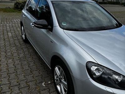 Usado VW Golf VII Match 105 HP (77 kW) 2012 Cinzento Sedan