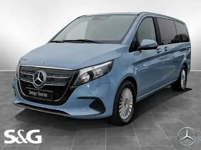 Begagnad Mercedes EQV300 150 kW (204 HK) 2024 Blå Minibuss