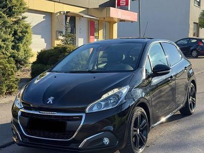 Schwarz Gebraucht 2016 Peugeot 208 Allure Kleinwagen | 7.000 € (Guter Preis)