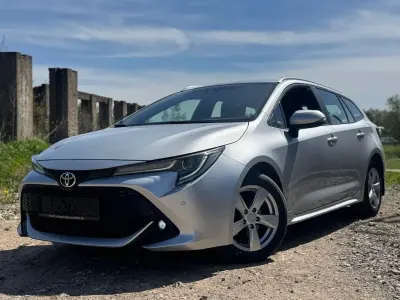 Używany Toyota Corolla 116 KM (85 kW) 2020 Srebrny Kombi