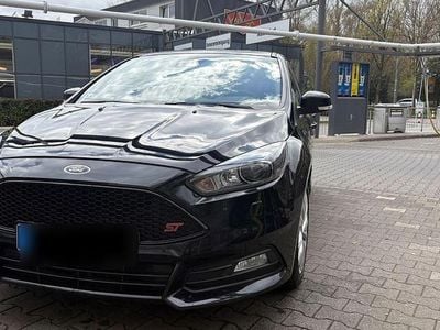 Second-hand Ford Focus Sport 250 CP (183 kW) 2018 Negru Berlinǎ