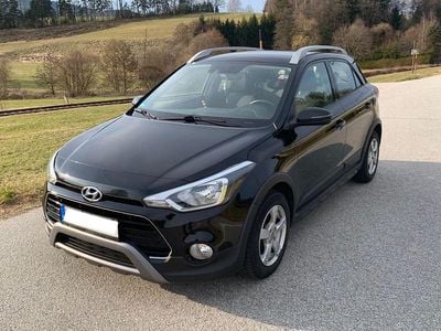 Gebraucht Hyundai i20 Active 101 PS (74 kW) 2019 Schwarz Kleinwagen