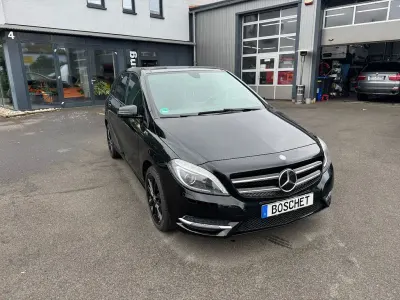 Gebraucht Mercedes B250 211 PS (155 kW) 2013 Schwarz Kleinwagen