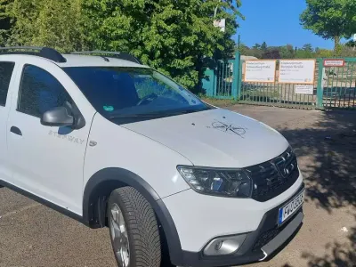 Gebraucht Dacia Sandero Stepway 90 PS (66 kW) 2017 Weiß Limousine
