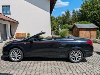 Gebraucht Opel Astra 140 PS (102 kW) 2006 Schwarz Cabrio