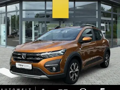 Gebraucht Dacia Sandero Comfort 91 PS (66 kW) 2021 Orange Limousine