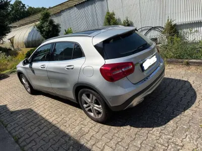 Gebraucht Mercedes GLA200 Urban 156 PS (114 kW) 2015 Silber SUV