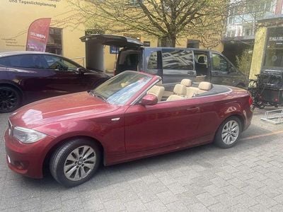 Gebraucht BMW 118 Cabriolet 143 PS (105 kW) 2011 Rot Cabrio