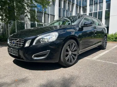 Gebraucht Volvo V60 Summum 215 PS (158 kW) 2012 Schwarz Kombi