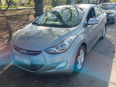 Gebraucht Hyundai Elantra 150 PS (110 kW) 2014 Grau Limousine