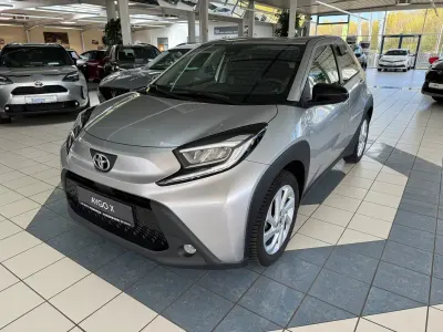 Gebraucht Toyota Aygo X 72 PS (52 kW) 2024 Silber SUV