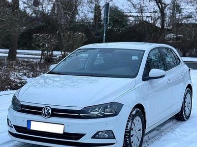 Weiß Gebraucht 2018 VW Polo Kleinwagen | 7.300 €