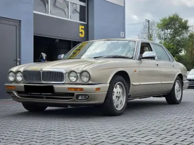 Gebraucht Jaguar X300 Sovereign 241 PS (177 kW) 1995 Silber Limousine
