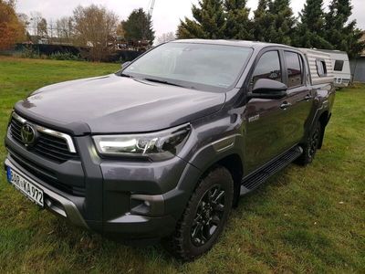 gebraucht Toyota HiLux DOPPELKABINE 2,8 AUTOMATIK INVINCIBLE 2022