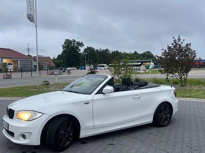 Gebraucht BMW 118 Cabriolet Sport Line 143 PS (105 kW) 2011 Weiß Cabrio