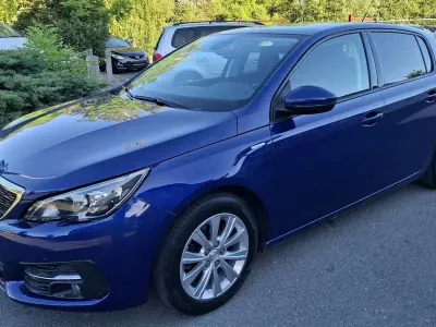 Gebraucht Peugeot 308 Style 110 PS (80 kW) 2018 Blau Limousine