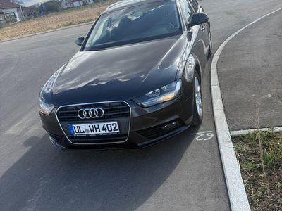Gebraucht Audi A4 Attraction 136 PS (100 kW) 2014 Schwarz Kombi