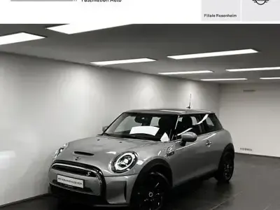 Gebraucht Mini Cooper SE Hatch 135 kW (184 PS) 2023 Melting silver iii Kleinwagen