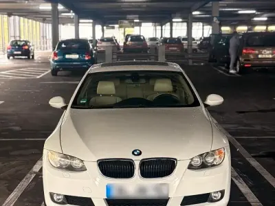 Gebraucht BMW 320 170 PS (125 kW) 2009 Weiß Coupé
