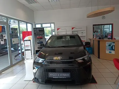 Neu Toyota Aygo X Active 92 PS (67 kW) 2026 Schwarz SUV