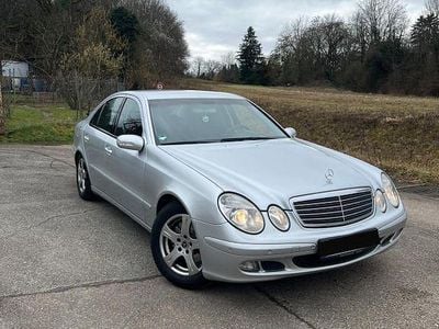 Gebraucht Mercedes E220 150 PS (110 kW) 2005 Silber Limousine