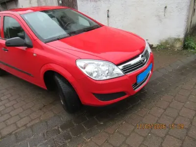 Gebraucht Opel Astra Edition 90 PS (66 kW) 2009 Limousine