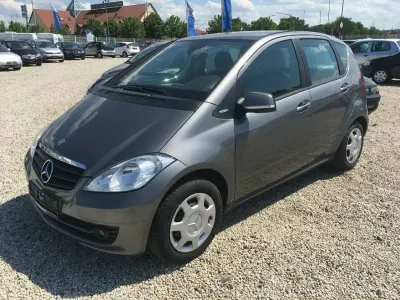 Gebraucht Mercedes A150 95 PS (69 kW) 2011 Grau Kleinwagen