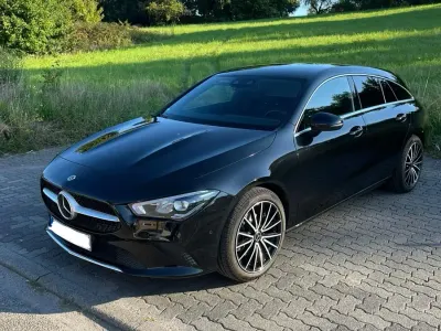 Gebraucht Mercedes CLA180 Shooting Brake 136 PS (100 kW) 2023 Schwarz Kombi