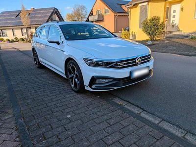 Usata VW Passat R-line 150 CV (110 kW) 2020 Bianco Station wagon